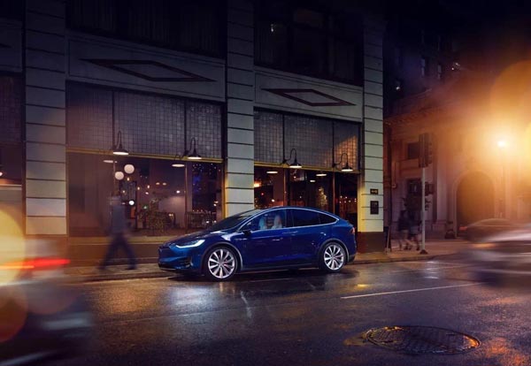 千呼万唤方驾临，，，，，，，，鹰翼以后为君开！