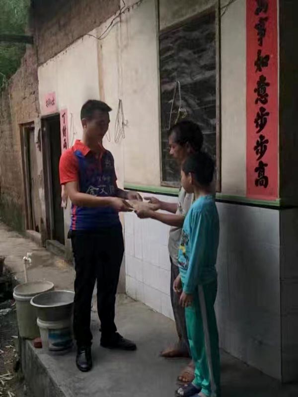 康健运动，，，，，致力善举，，，，，兴宁永利中国足球队好样的！