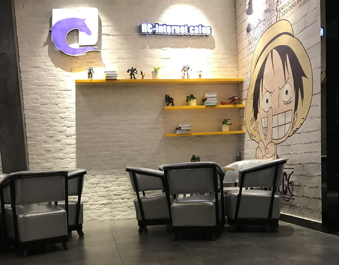 永利中国现代仿古砖案例:别说了，，，，，，，，一起去这个1000方的网咖开黑！