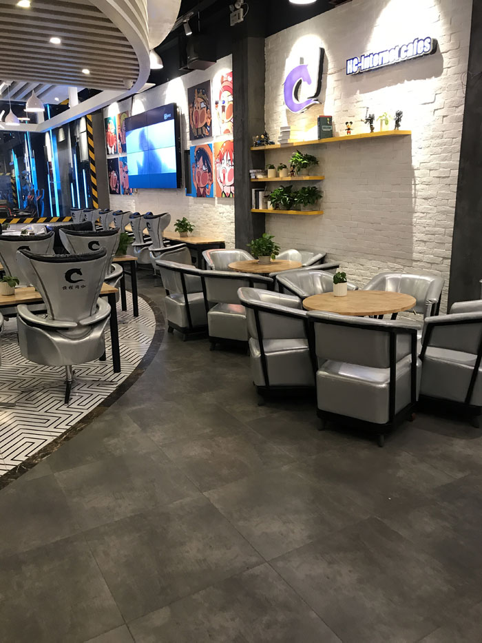 永利中国现代仿古砖案例:别说了，，，，，，，，一起去这个1000方的网咖开黑！